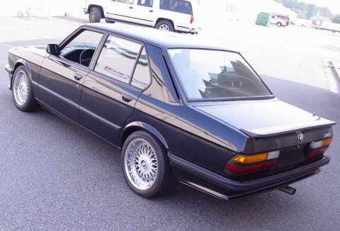 Fájl:1988 BMW E28 M5.jpg