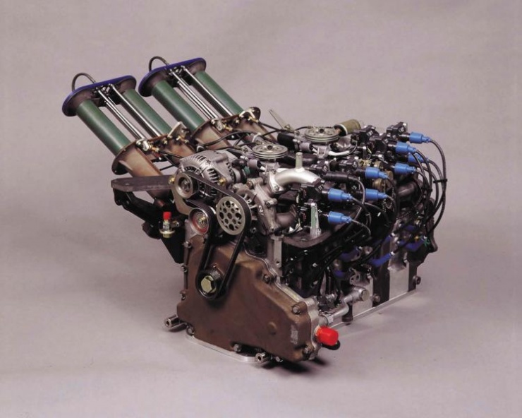 Mazda engine rotary.jpg